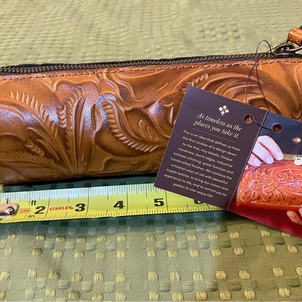 Patricia Nash Gold Leather Accessory - Picture 5 of 5